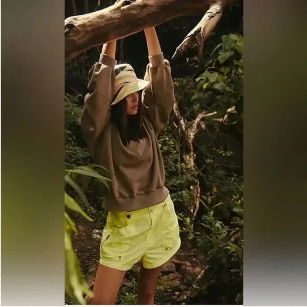 NWOT FREE PEOPLE FP MOVEMENT NEW HEIGHTS SHORTS SIZE SMALL YELLOW - Picture 2 of 7